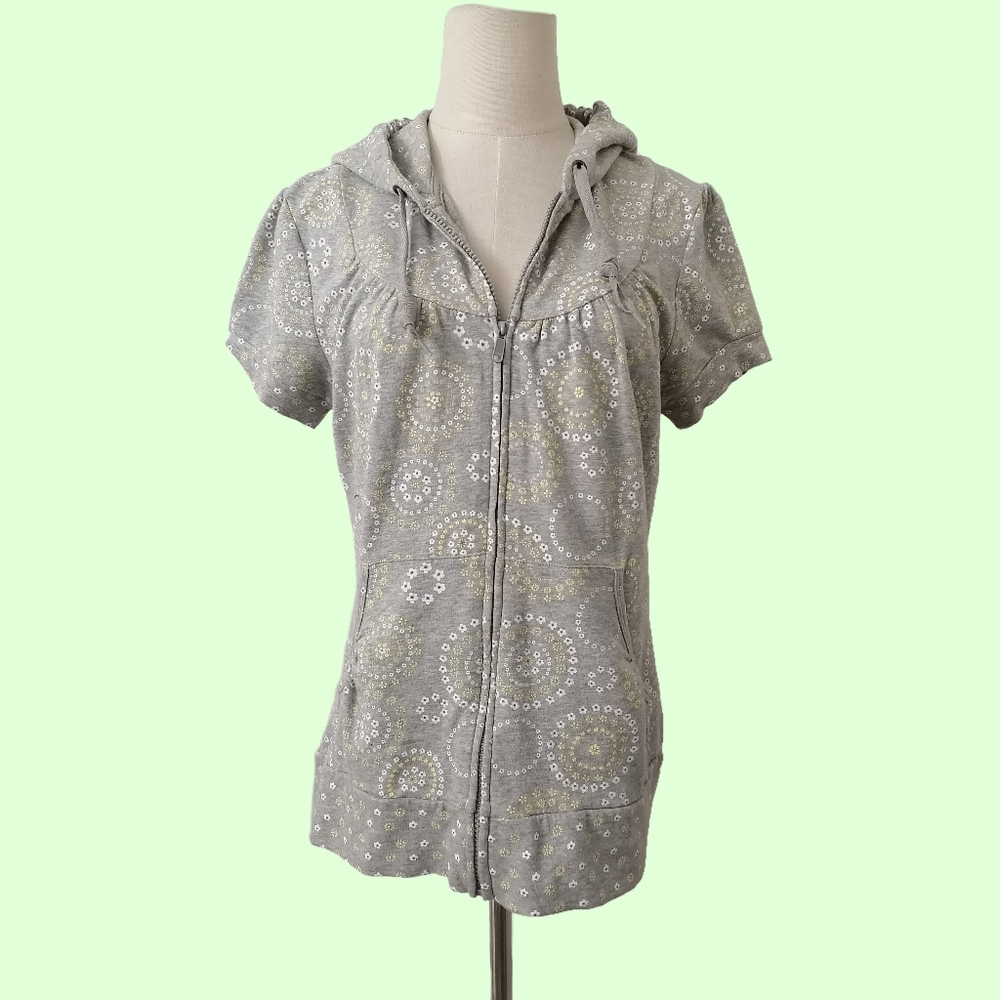 sz: s/p, gray short sleeve hoodie